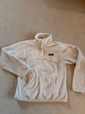Patagonia Cream Sherpa Fleece Pullover with Black Logo Tag